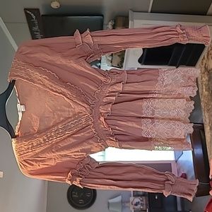Stunning womens shirt. Make offer. Bundle and Make offer.
